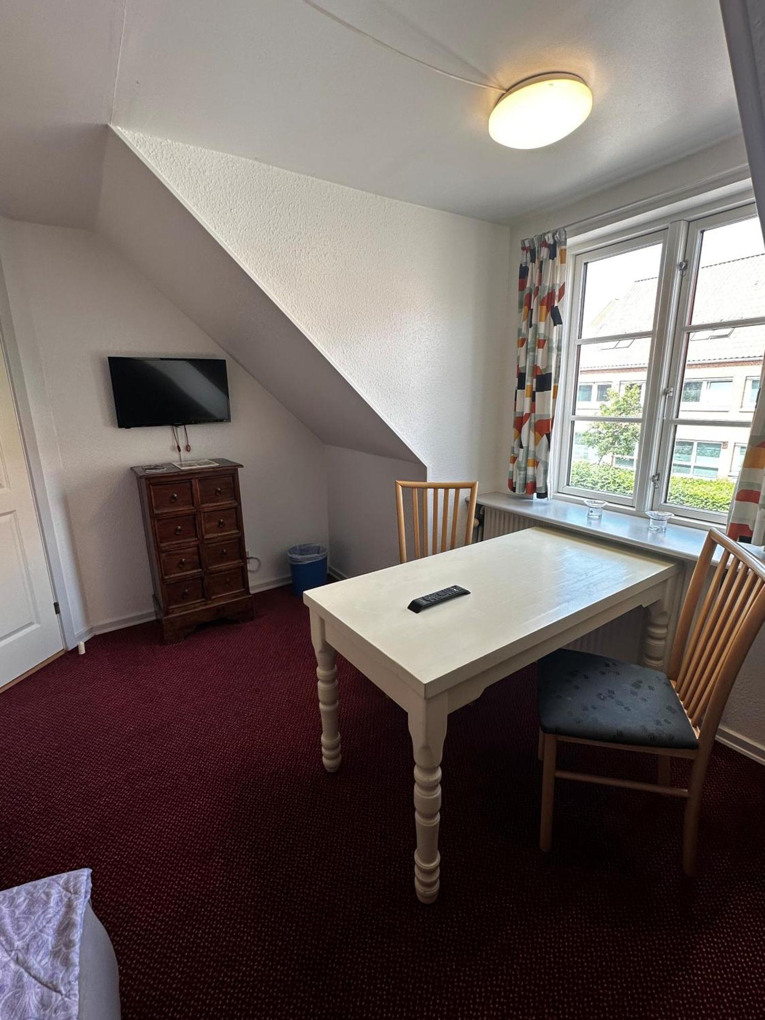 Oasen Bed & Breakfast 3*